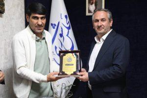قدردانی هیات بوکس استان اردبیل از زحمات دکتر احد بیوته به پاس همراهیهای ایشان در برگزاری اردوهای ملی